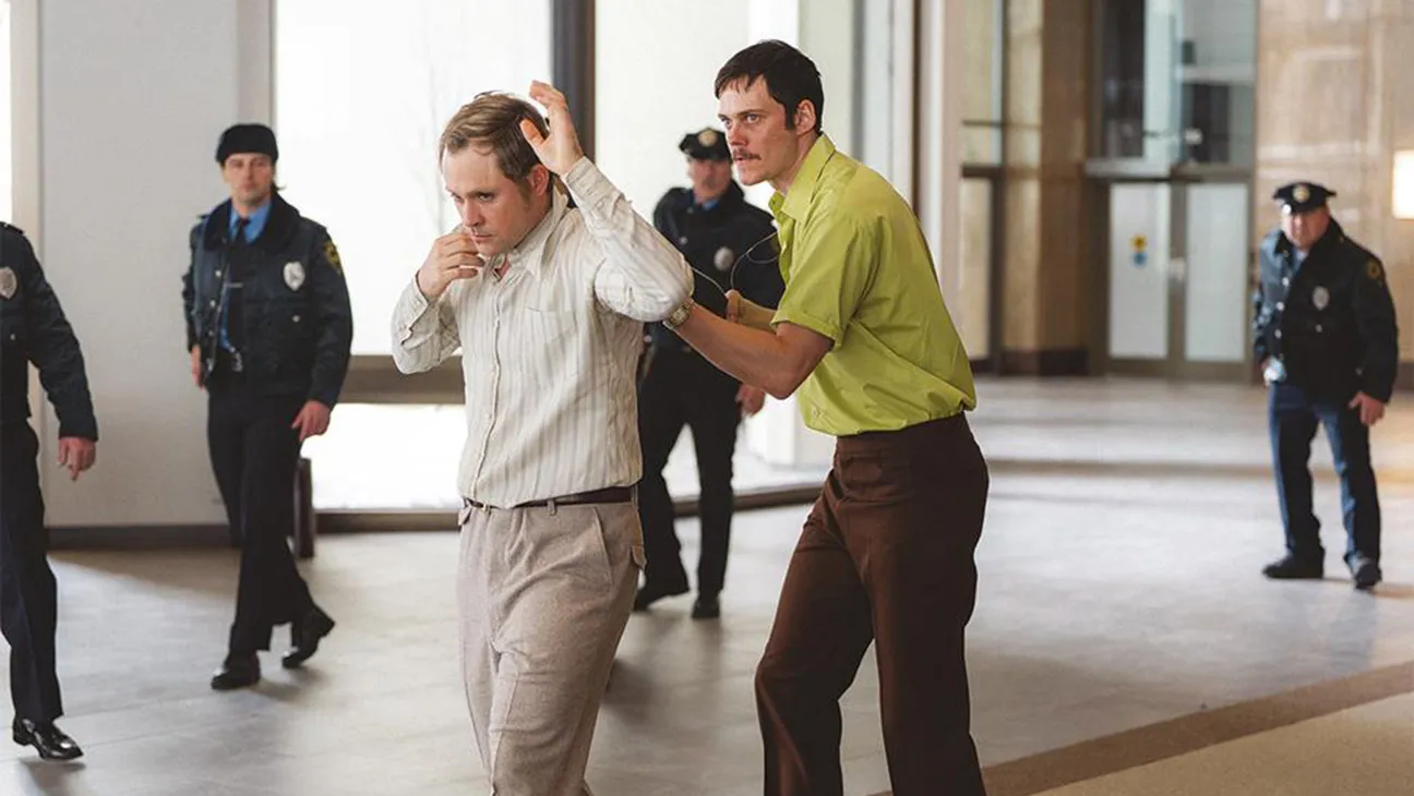 Venice Film Festival: Dead Man’s Wire (2025) – Ensemble cast are excellent in Gus Van Sant’s trigger-happy thriller-turned-part-comedy