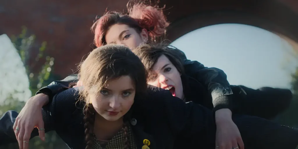 LFF 2026: 7 Miles Out – a strongly feminine love letter to the coming-of-age story with a rare urge to confront the rose-coloured glasses